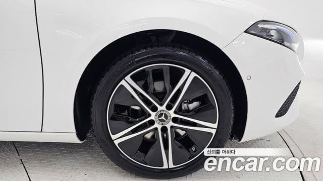 Mercedes-Benz A-Class 2025 — ფოტო 12/17
