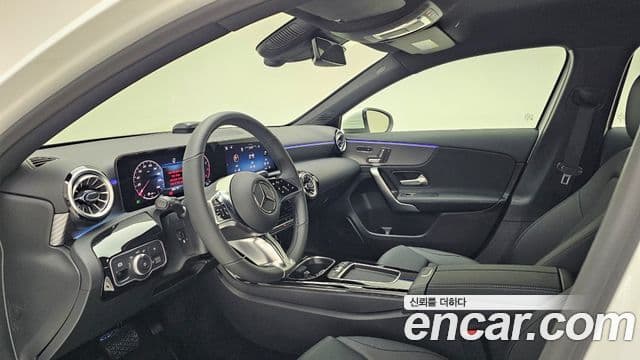 Mercedes-Benz A-Class 2025 — ფოტო 7/17