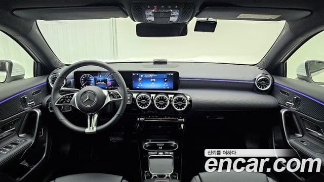 Mercedes-Benz A-Class 2025 — ფოტო 8/17
