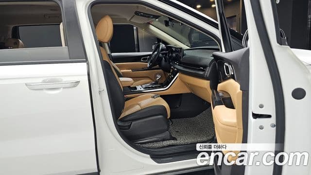 Kia Carnival 2023 — ფოტო 11/20