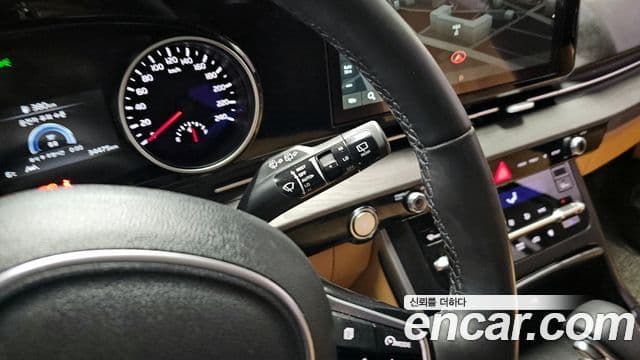 Kia Carnival 2023 — ფოტო 19/20