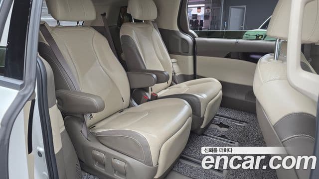 Kia Carnival 2021 — Şəkil 12/20