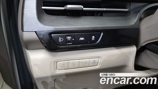 Kia Carnival 2021 — Şəkil 16/20