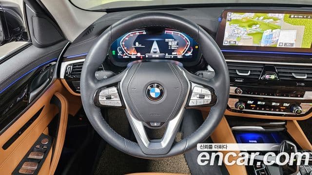 BMW 5 Series 2023 — ფოტო 13/20