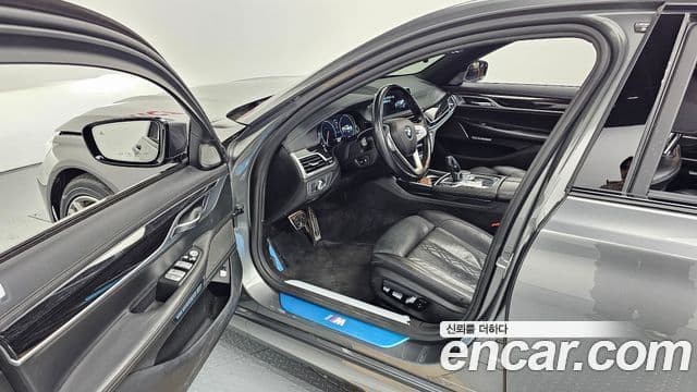 BMW 7 Series 2018 — Şəkil 11/20