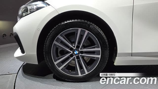 BMW 1 Series 2021 — ფოტო 4/20