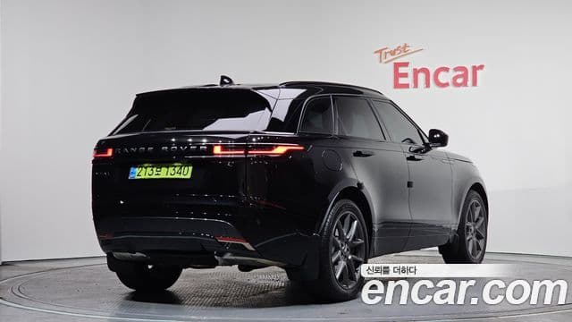 Land Rover Range Rover Velar 2024 — Фото 2/20