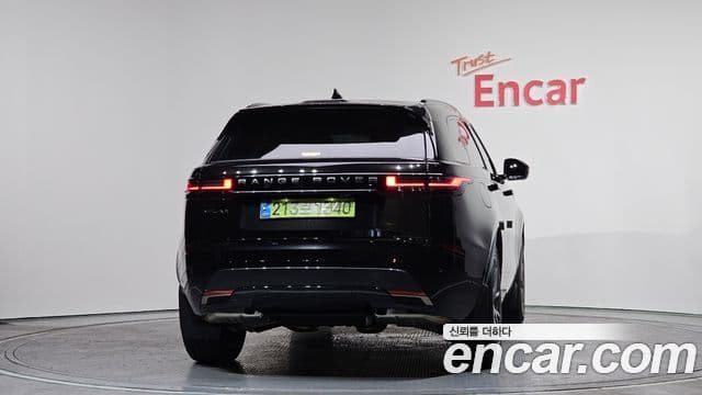 Land Rover Range Rover Velar 2024 — Фото 4/20