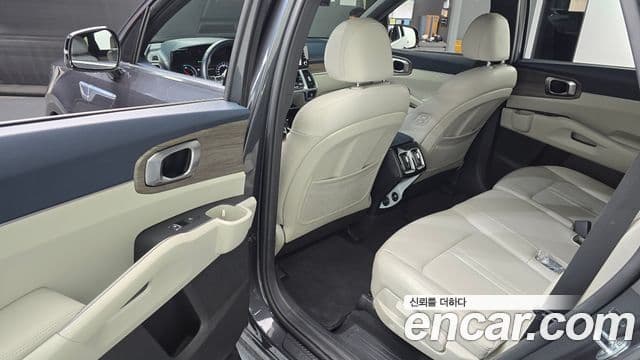 Kia Sorento 2022 — Фото 11/20