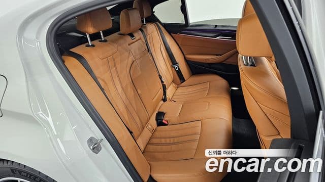 BMW 5 Series 2023 — Фото 12/20