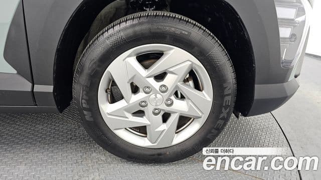 Hyundai Kona 2023 — ფოტო 5/20