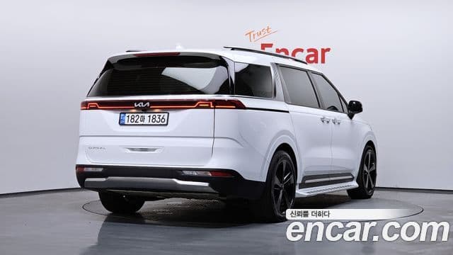 Kia Carnival 2022 — фото 2 из 20