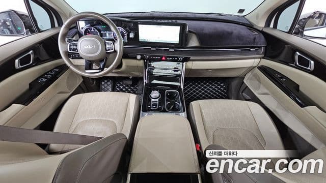 Kia Carnival 2022 — фото 7 из 20