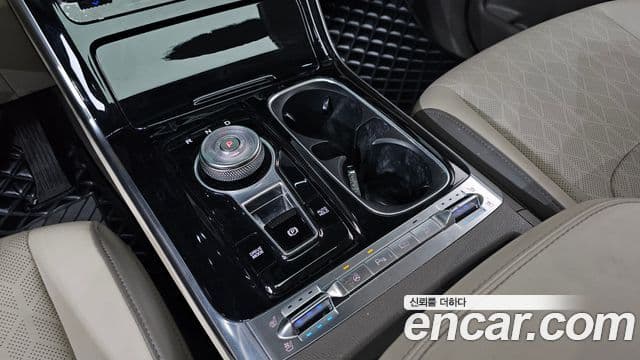 Kia Carnival 2022 — фото 9 из 20