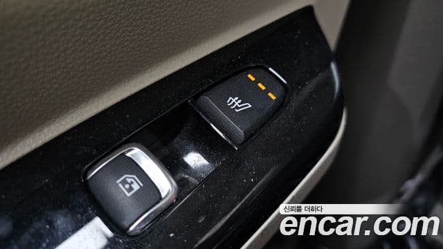 Kia Carnival 2022 — фото 18 из 20