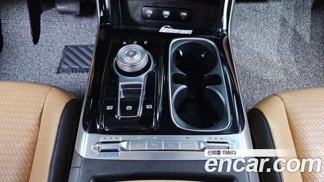 Kia Carnival 2020 — фото 9 из 20