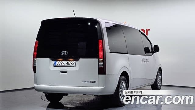 Hyundai Staria 2025 — ფოტო 2/20