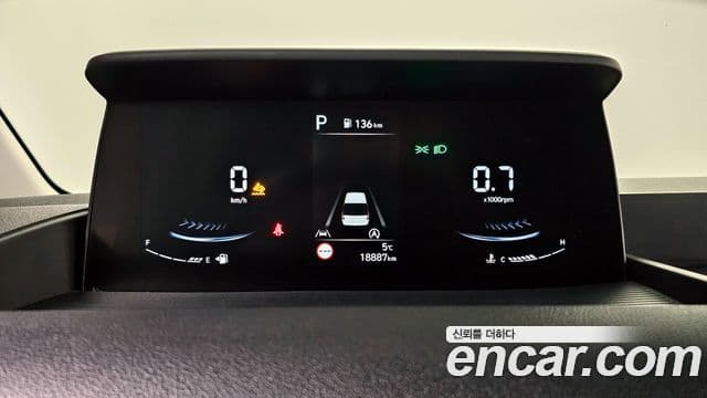 Hyundai Staria 2025 — ფოტო 8/20