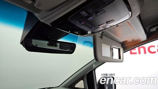 Hyundai Staria 2025 — ფოტო 19/20