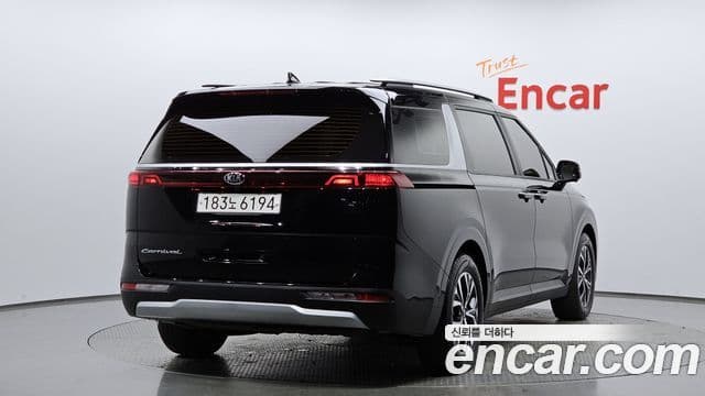 Kia Carnival 2021 — Фото 2/20