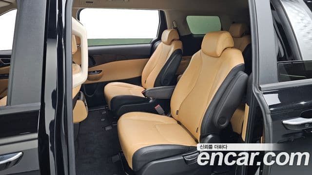 Kia Carnival 2021 — Фото 12/20