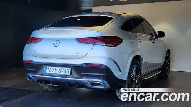 Mercedes-Benz GLE-Class 2021 — Фото 1/17