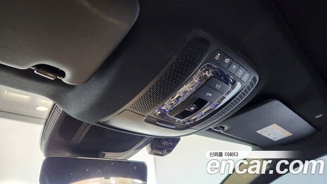 Mercedes-Benz GLE-Class 2021 — Фото 16/17