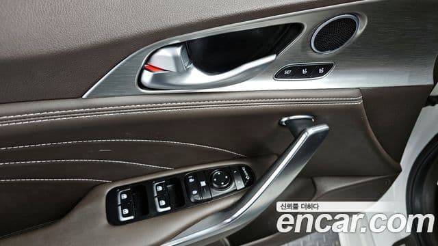 Kia Stinger 2022 — Şəkil 15/20