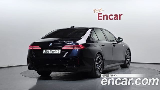 BMW 5 Series 2024 — ფოტო 2/20