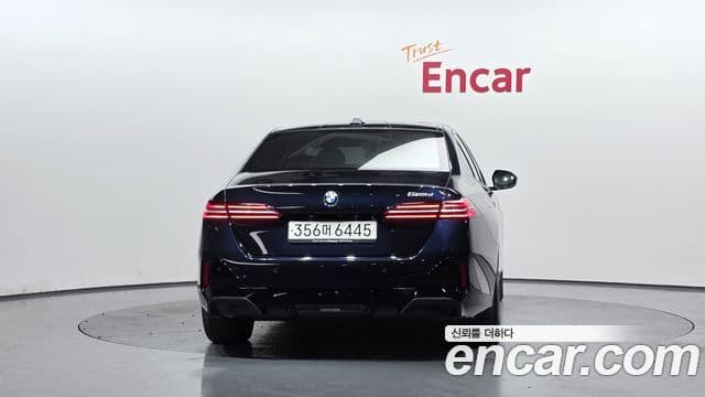 BMW 5 Series 2024 — ფოტო 4/20