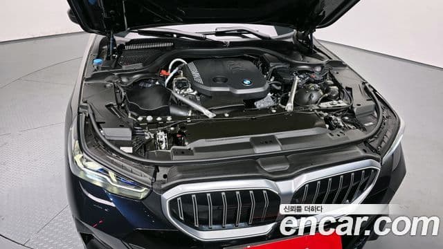BMW 5 Series 2024 — ფოტო 6/20