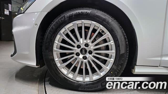 Audi A6 2021 — ფოტო 5/20