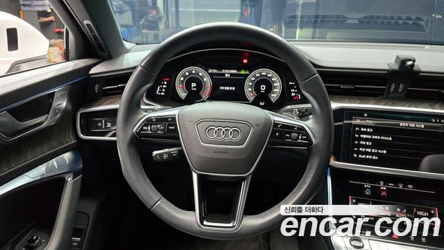 Audi A6 2021 — ფოტო 13/20