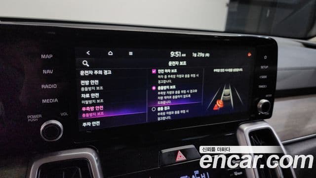 Kia Sorento 2021 — ფოტო 17/20