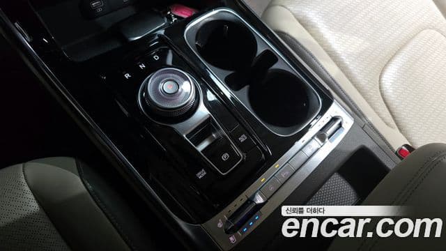 Kia Carnival 2021 — Şəkil 15/20