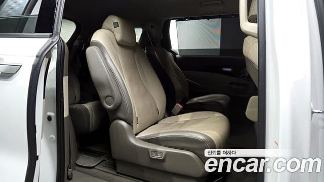 Kia Carnival 2021 — Şəkil 14/20