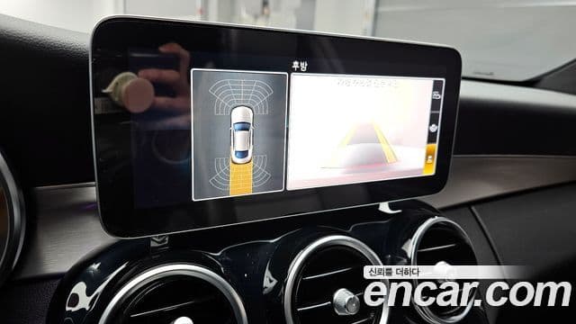 Mercedes-Benz C-Class 2020 — ფოტო 17/20