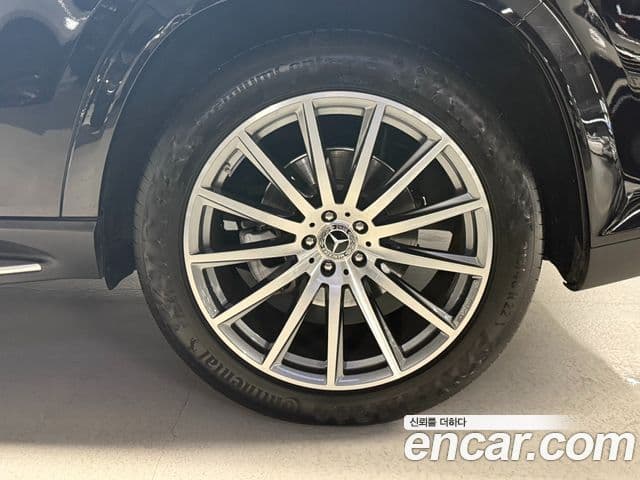 Mercedes-Benz GLS-Class 2023 — Photo 19/19