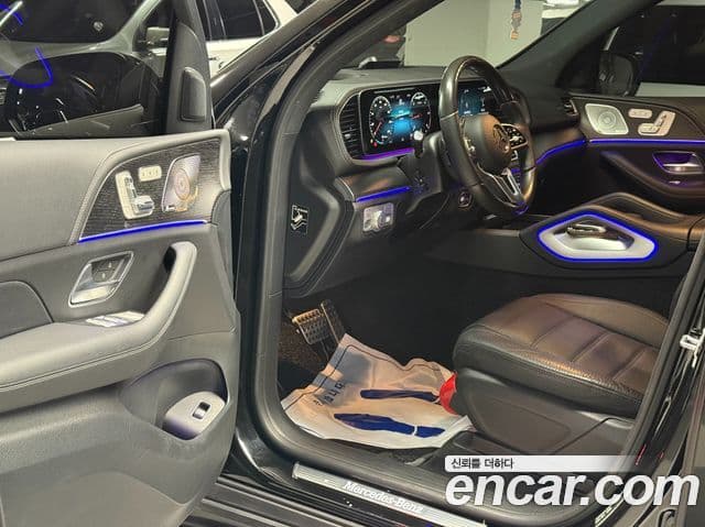 Mercedes-Benz GLS-Class 2023 — Photo 18/19