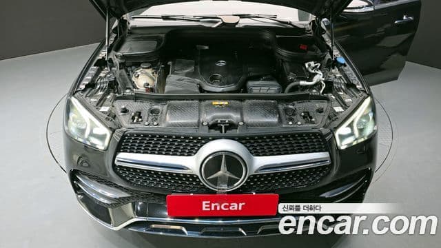 Mercedes-Benz GLE-Class 2020 — ფოტო 18/20