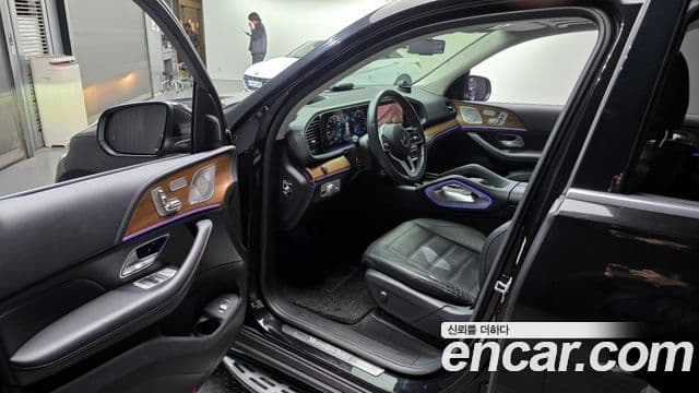Mercedes-Benz GLE-Class 2020 — ფოტო 11/20