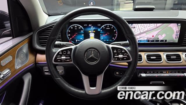 Mercedes-Benz GLE-Class 2020 — ფოტო 3/20