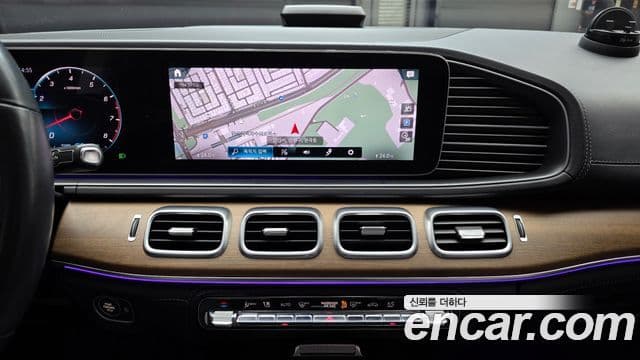 Mercedes-Benz GLE-Class 2020 — ფოტო 14/20
