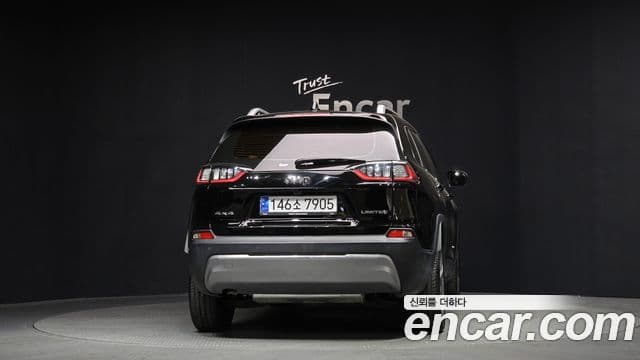 Jeep Cherokee 2021 — Photo 11/20
