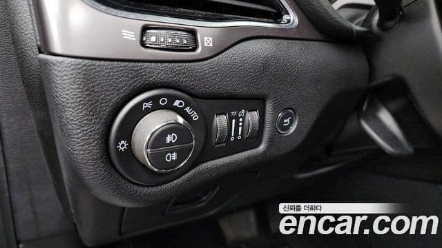 Jeep Cherokee 2021 — Photo 3/20