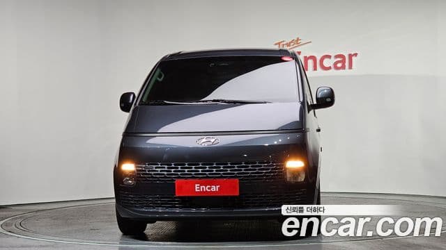 Hyundai Staria 2023 — Şəkil 3/20
