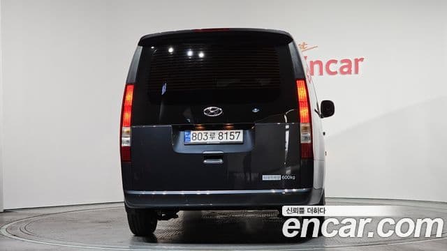 Hyundai Staria 2023 — ფოტო 4/20