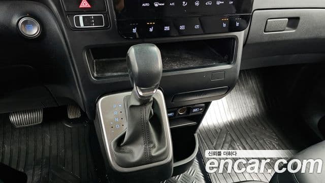 Hyundai Staria 2023 — Şəkil 9/20