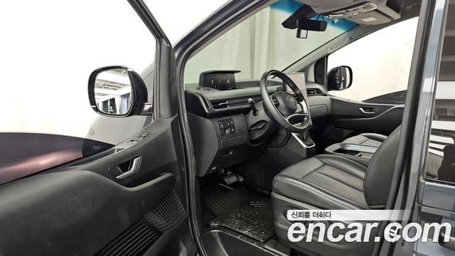 Hyundai Staria 2023 — ფოტო 10/20