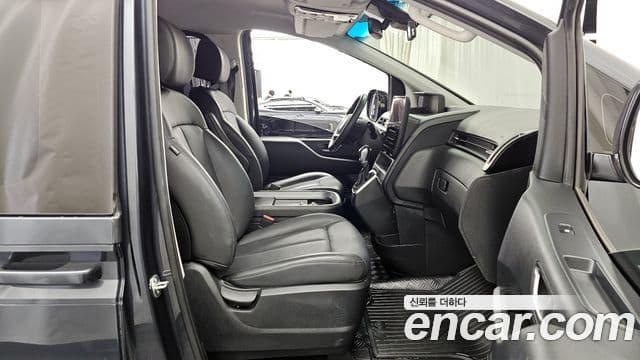 Hyundai Staria 2023 — ფოტო 11/20